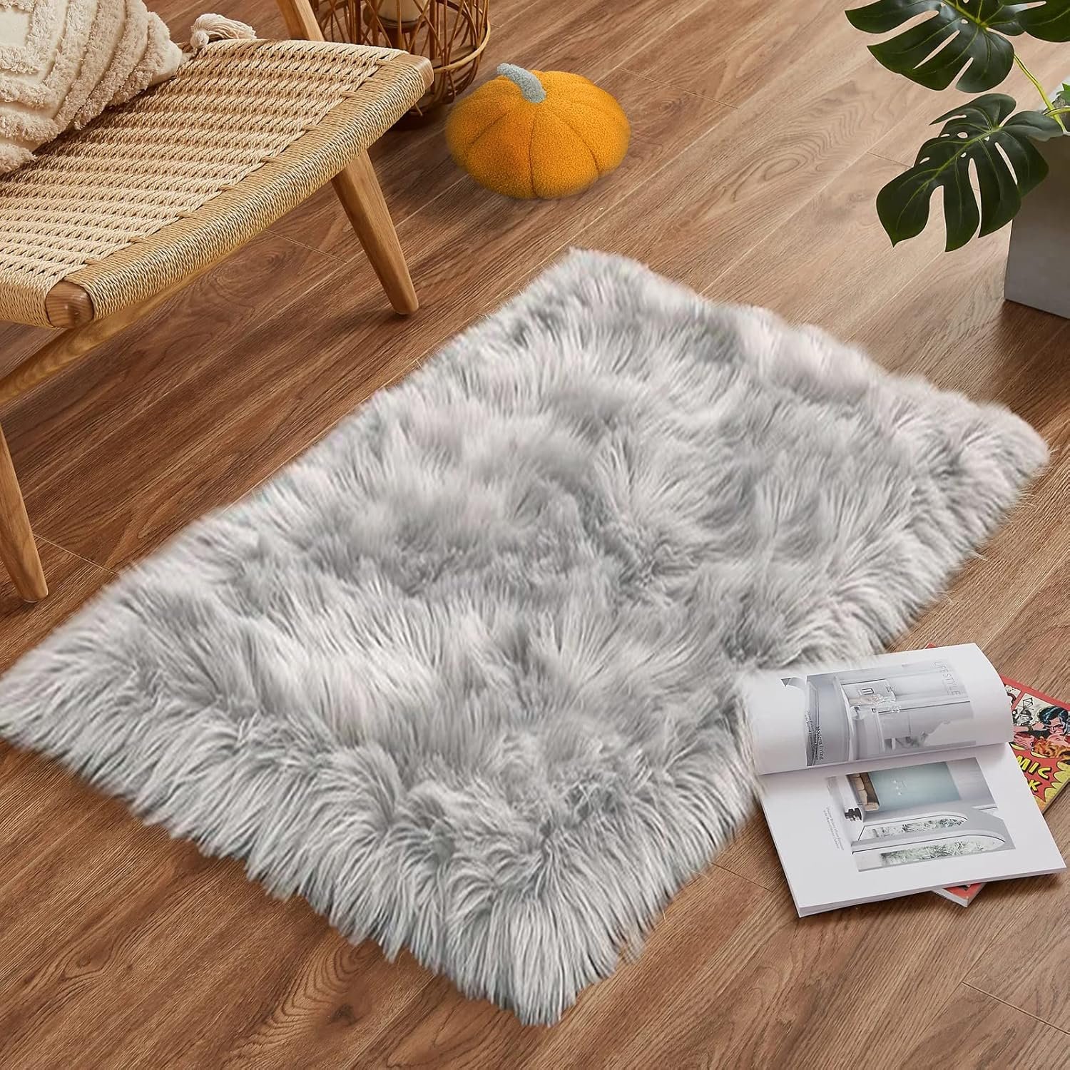 Goolela Fluffy 2x3 FT Rectangle Grey Area Rug, Faux Sheepskin Fur, High Pile, Machine Made, Indoor, Contemporary Style